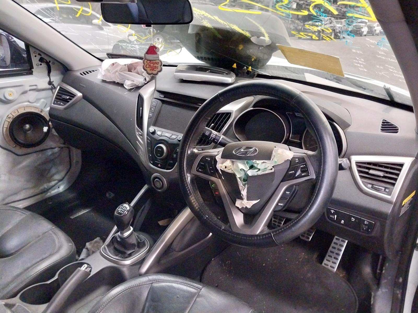 View Auto part Left Taillight Hyundai Veloster 2012
