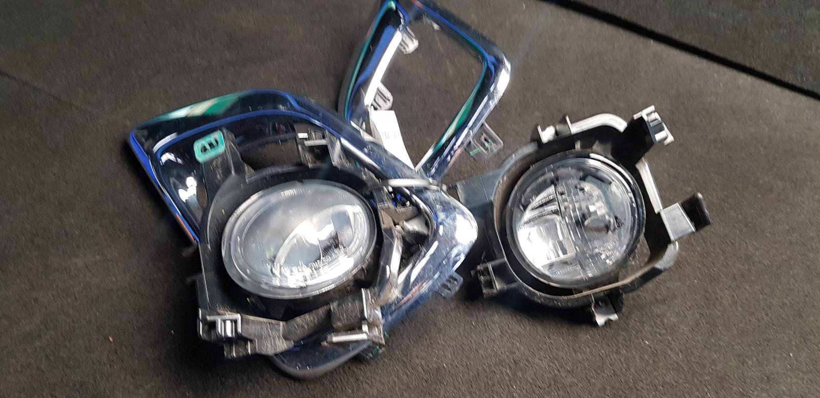 View Auto part Right Indicator/Fog/Side Nissan Navara 2018