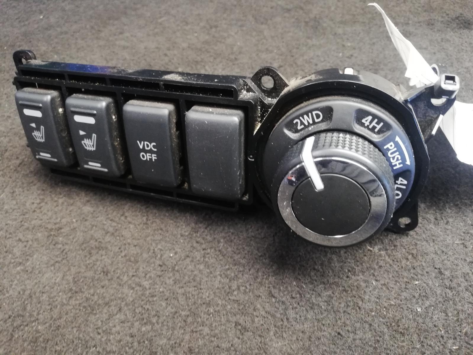 View Auto part Misc Switch/Relay Nissan Navara 2011