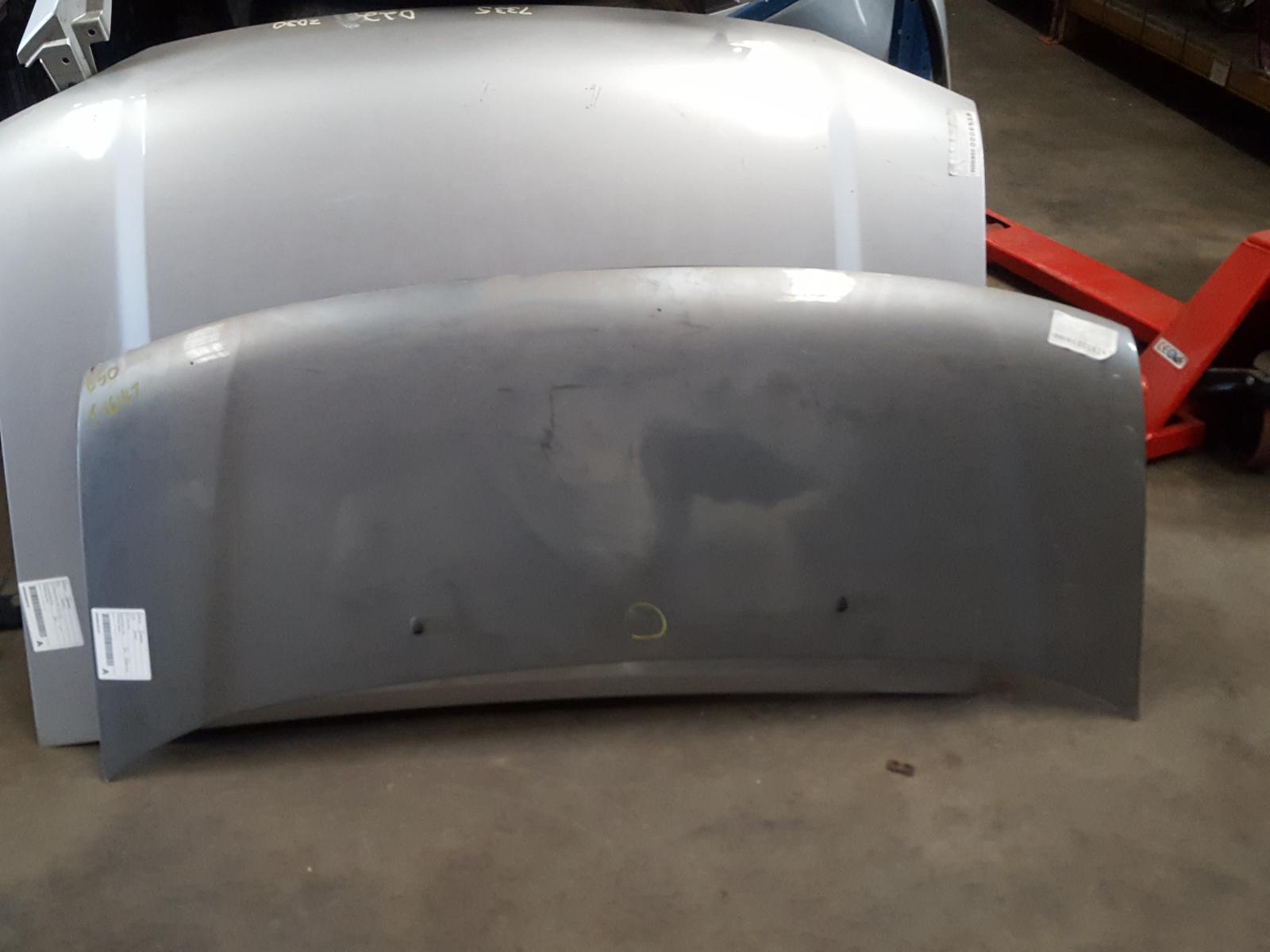 2002 Nissan Elgrand Bonnet View Auto part Bonnet Nissan Elgrand 2002
