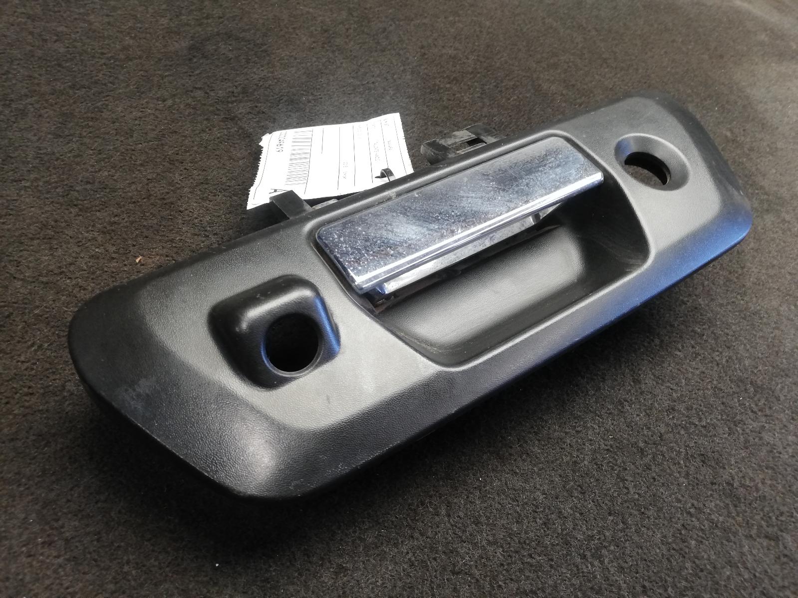 View Auto part Tailgate Handle Nissan Navara 2018