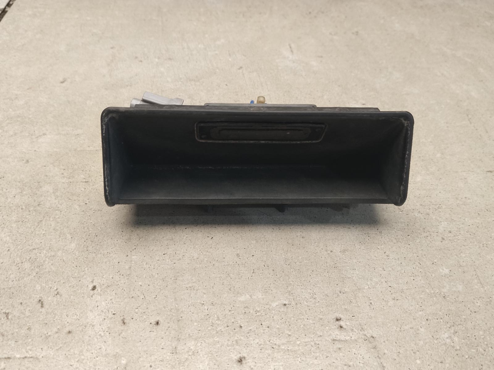View Auto part Tailgate Handle Nissan Pathfinder 2009