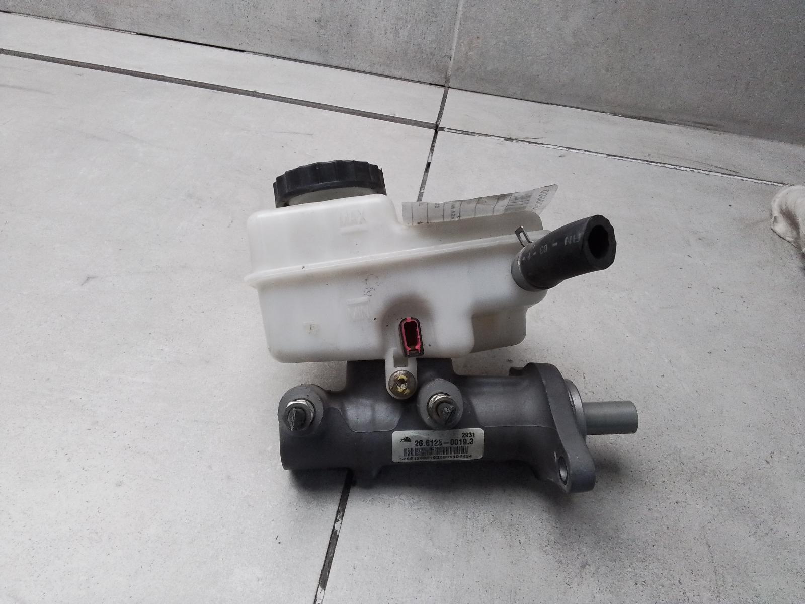 2009 Nissan Navara Master Cylinder View Auto part Master Cylinder Nissan Navara 2009