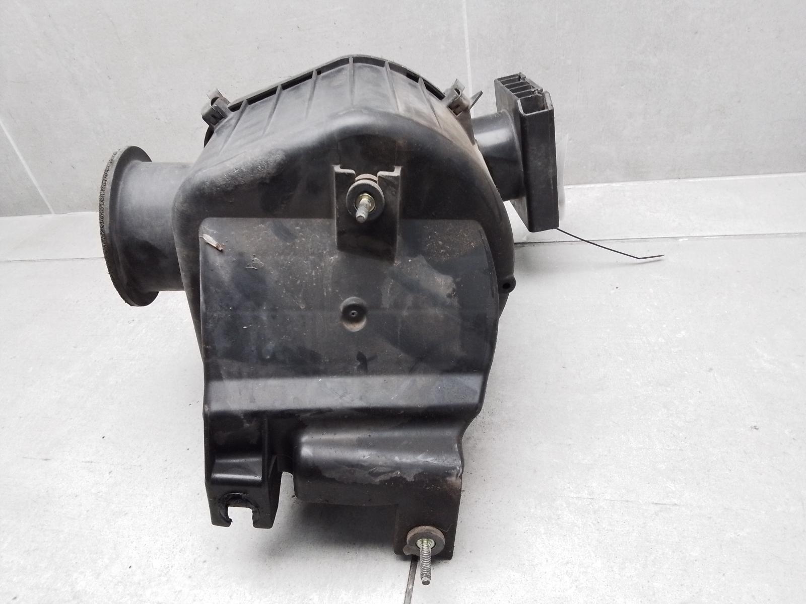 View Auto part Air Cleaner/Box Nissan Patrol 1998