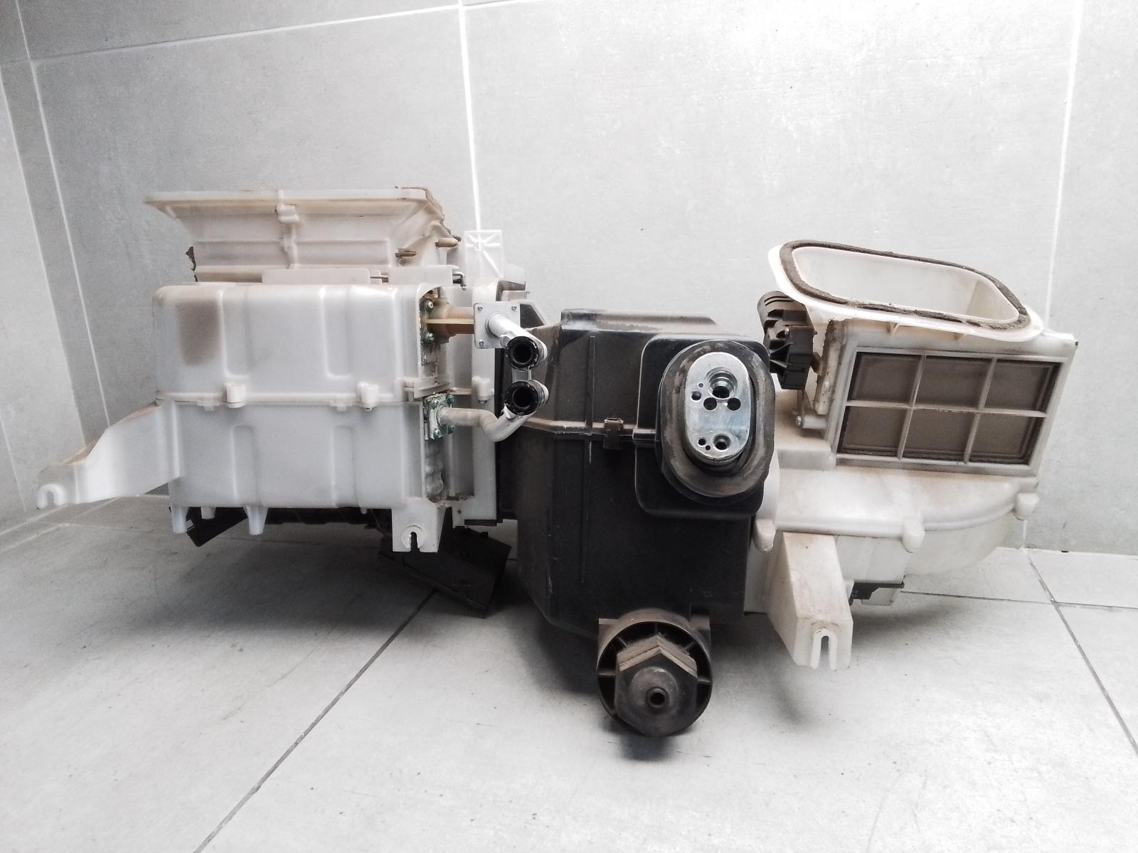 Heater Core/Box Patrol Nissan 1998