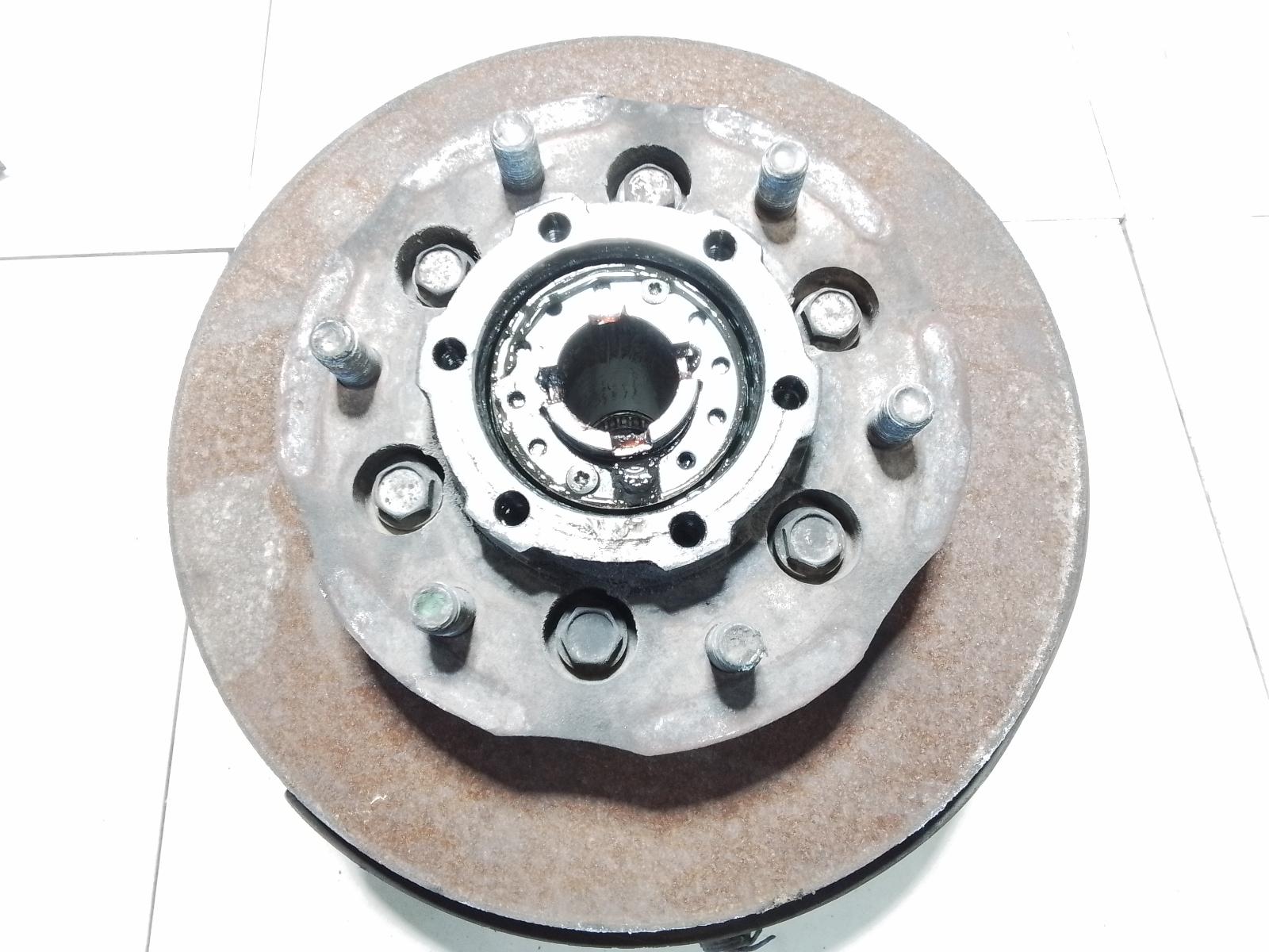 1998 Nissan Navara Right Front Hub Assembly View Auto part Right Front Hub Assembly Nissan Navara 1998
