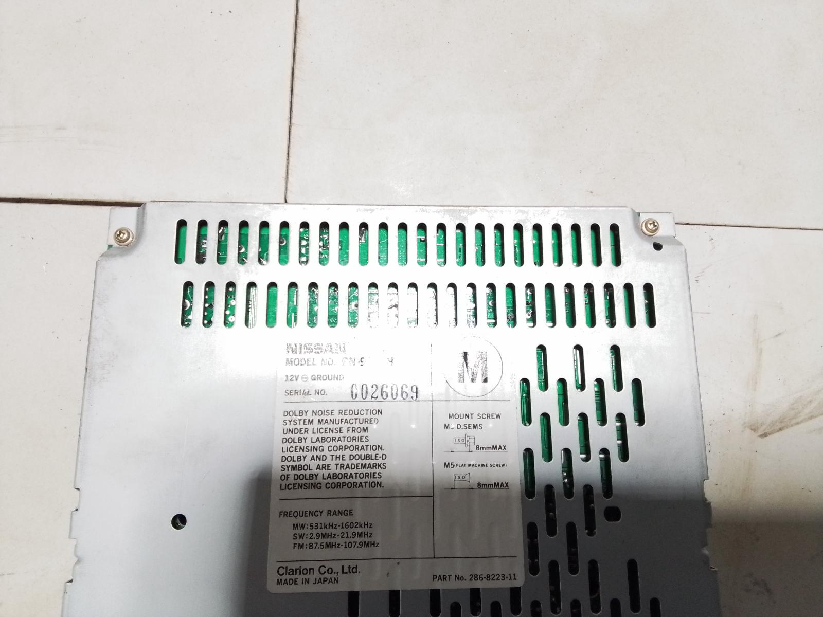 View Auto part Radio/Cd/Dvd/Sat/Tv Nissan Navara 1998