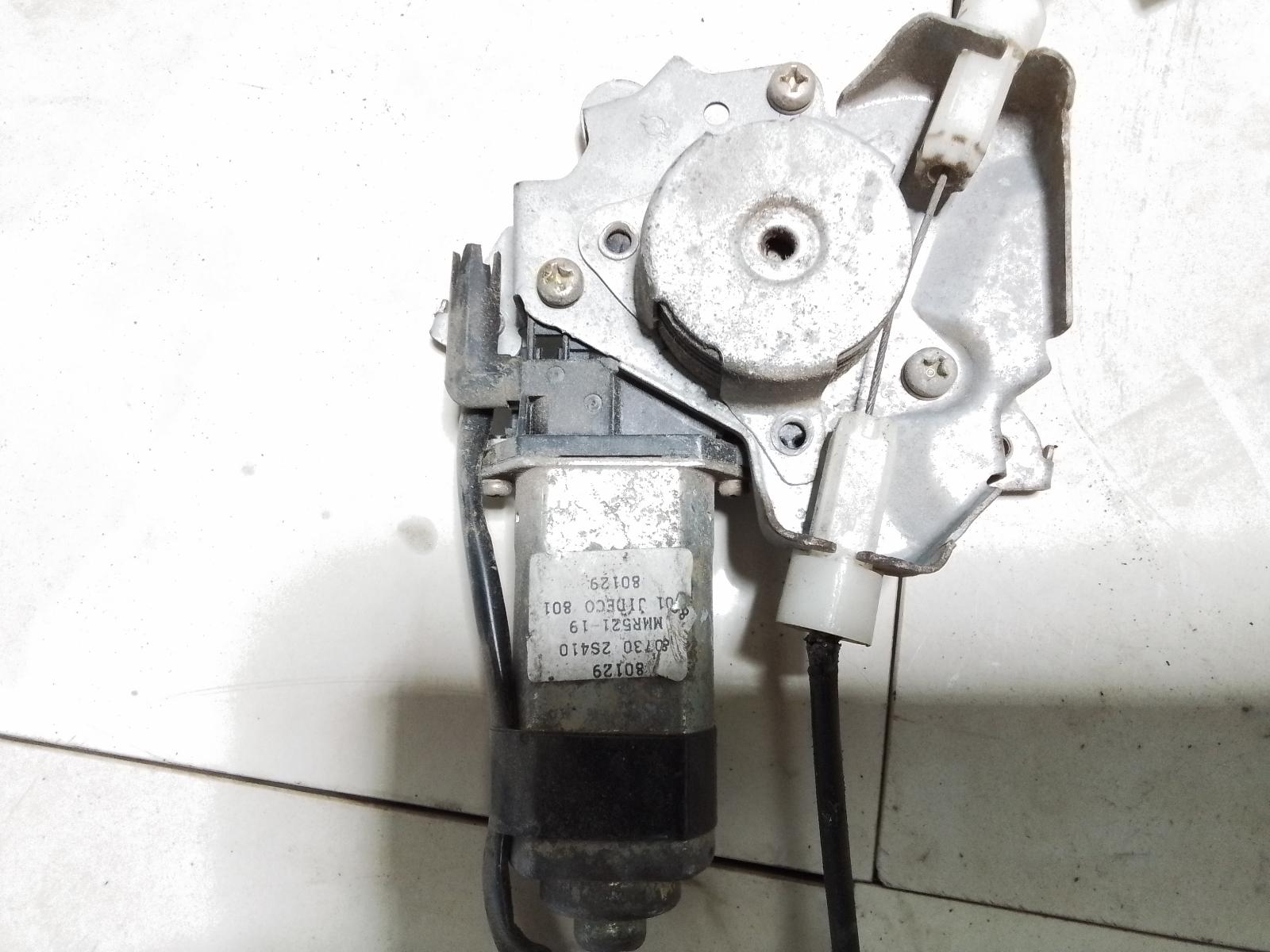 View Auto part Right Front Window Reg/Motor Nissan Navara 1998