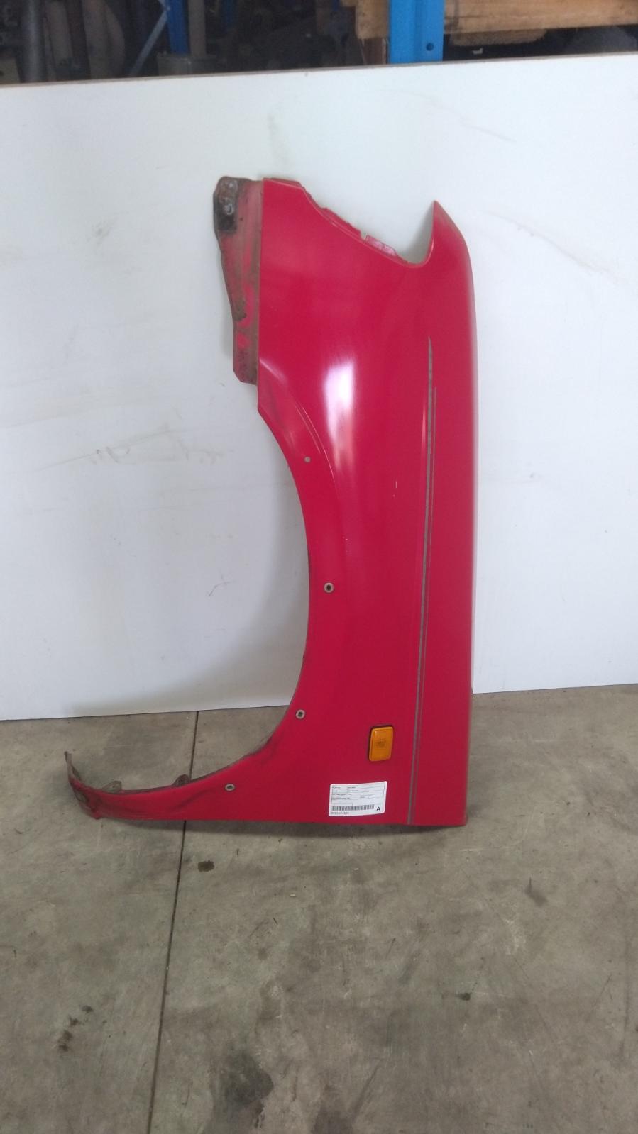 1998 Nissan Navara Left Guard View Auto part Left Guard Nissan Navara 1998