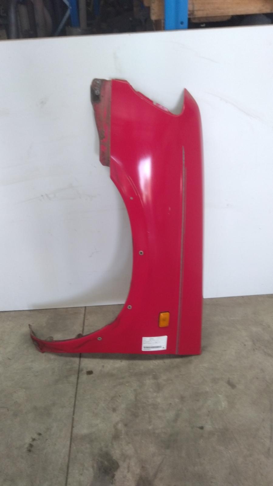 1998 Nissan Navara Left Guard View Auto part Left Guard Nissan Navara 1998