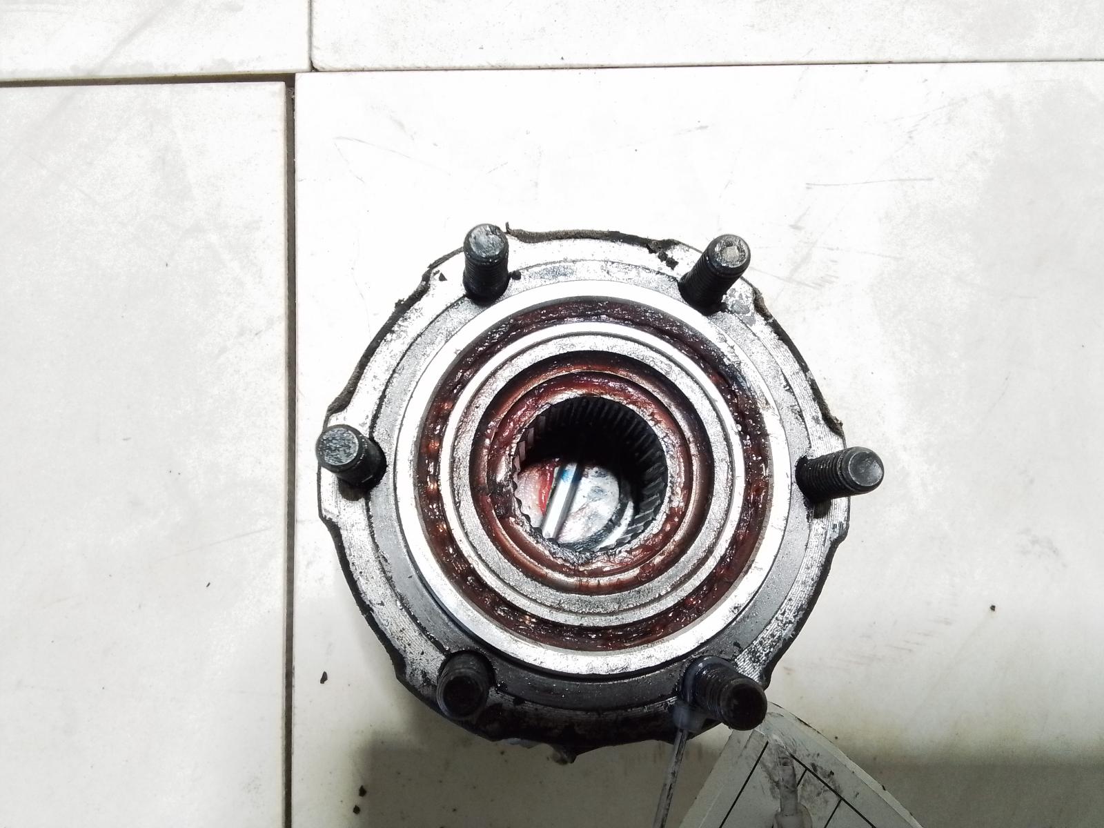 View Auto part Right Front Hub Assembly Nissan Navara 1998