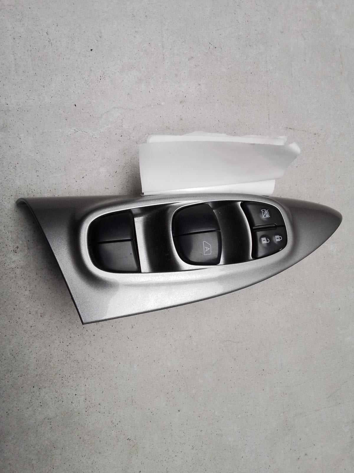 View Auto part Pwr Dr Wind Switch Nissan Juke 2014