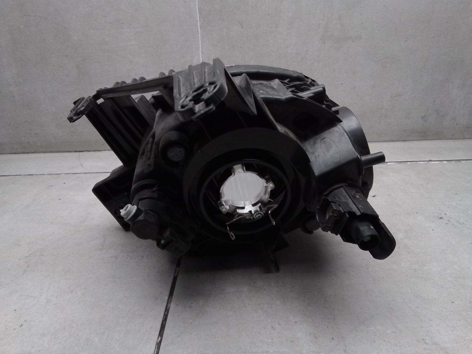 View Auto part Right Headlamp Nissan Juke 2014