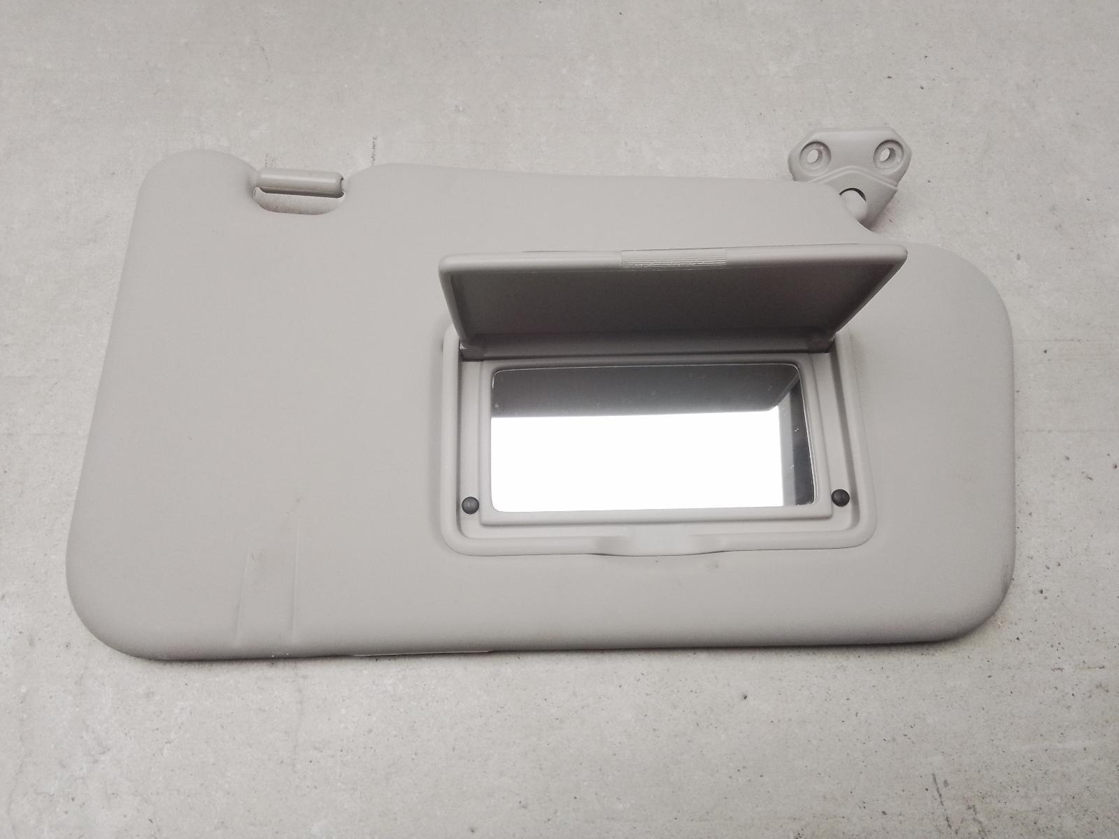 2014 Nissan Juke Sunvisor View Auto part Sunvisor Nissan Juke 2014