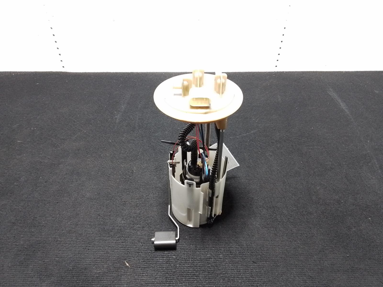 View Auto part Fuel Pump Mercedes Sprinter 2015