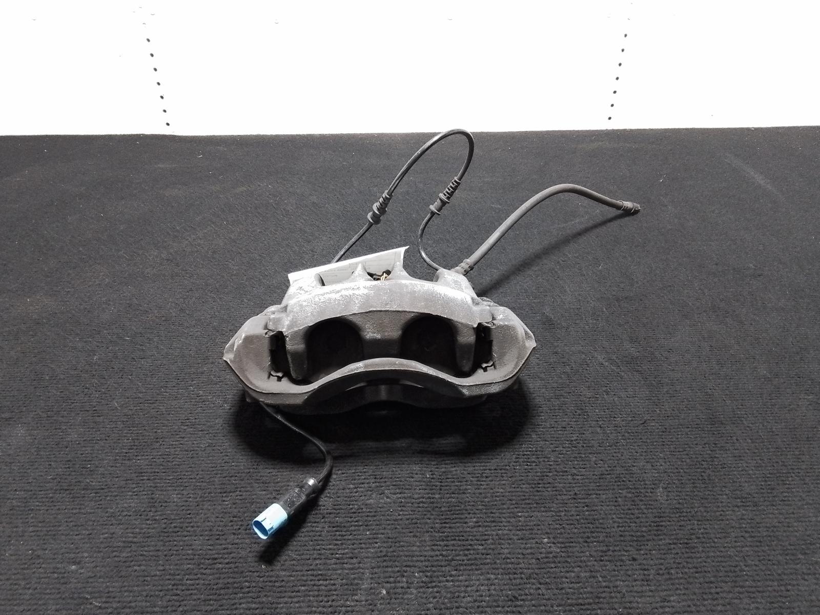 View Auto part Caliper Mercedes Sprinter 2015