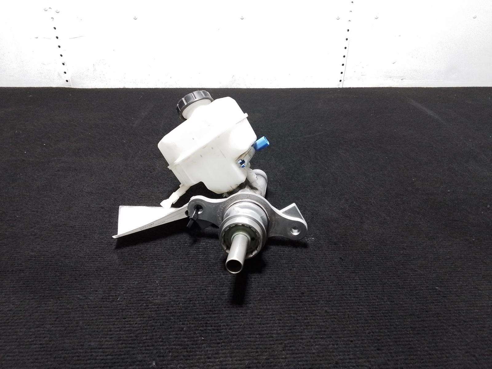 2015 Mercedes Sprinter Master Cylinder View Auto part Master Cylinder Mercedes Sprinter 2015