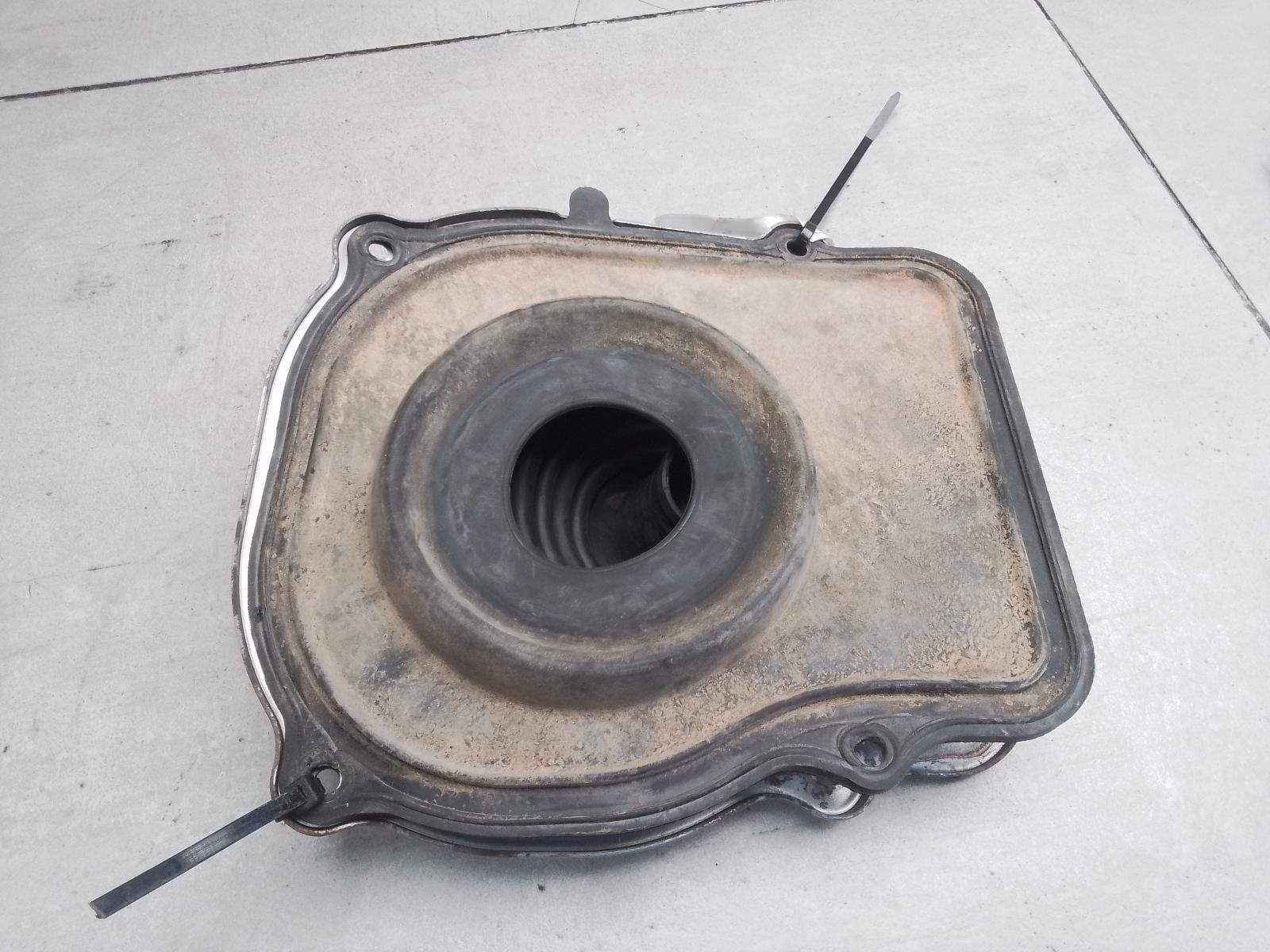 View Auto part Console Nissan Navara 2012
