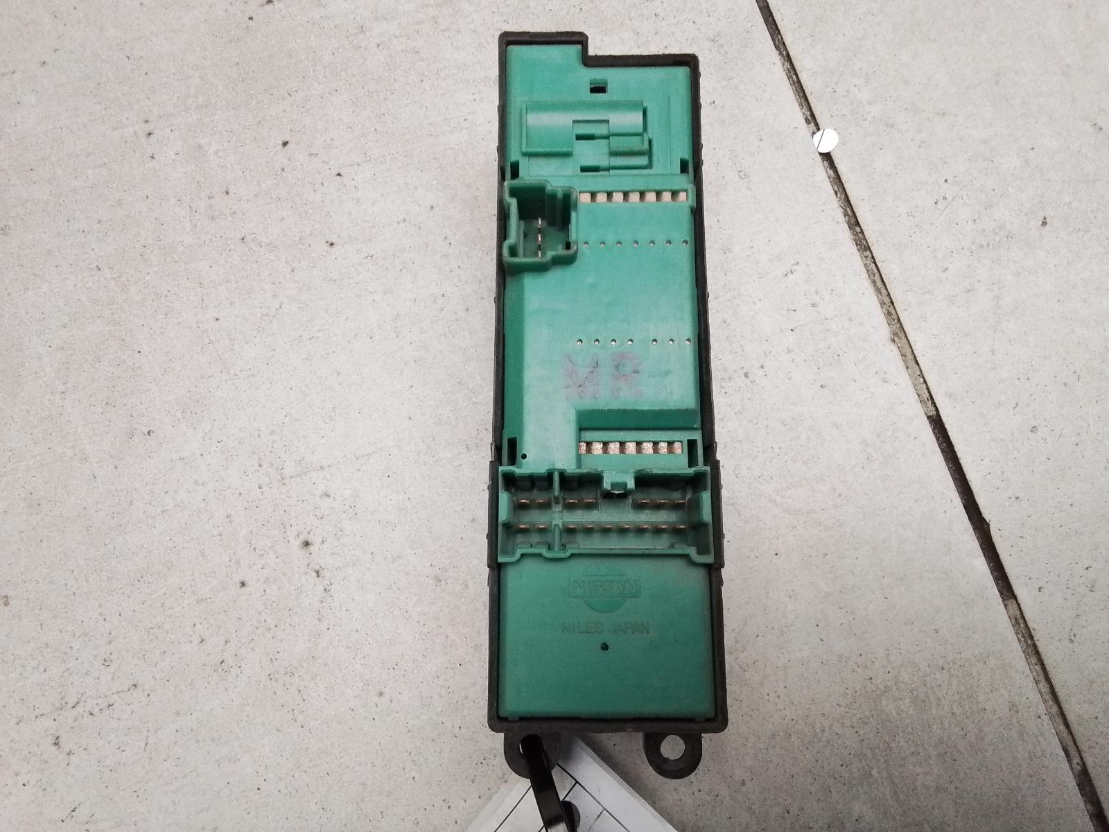 View Auto part Pwr Dr Wind Switch Nissan Pulsar 2003