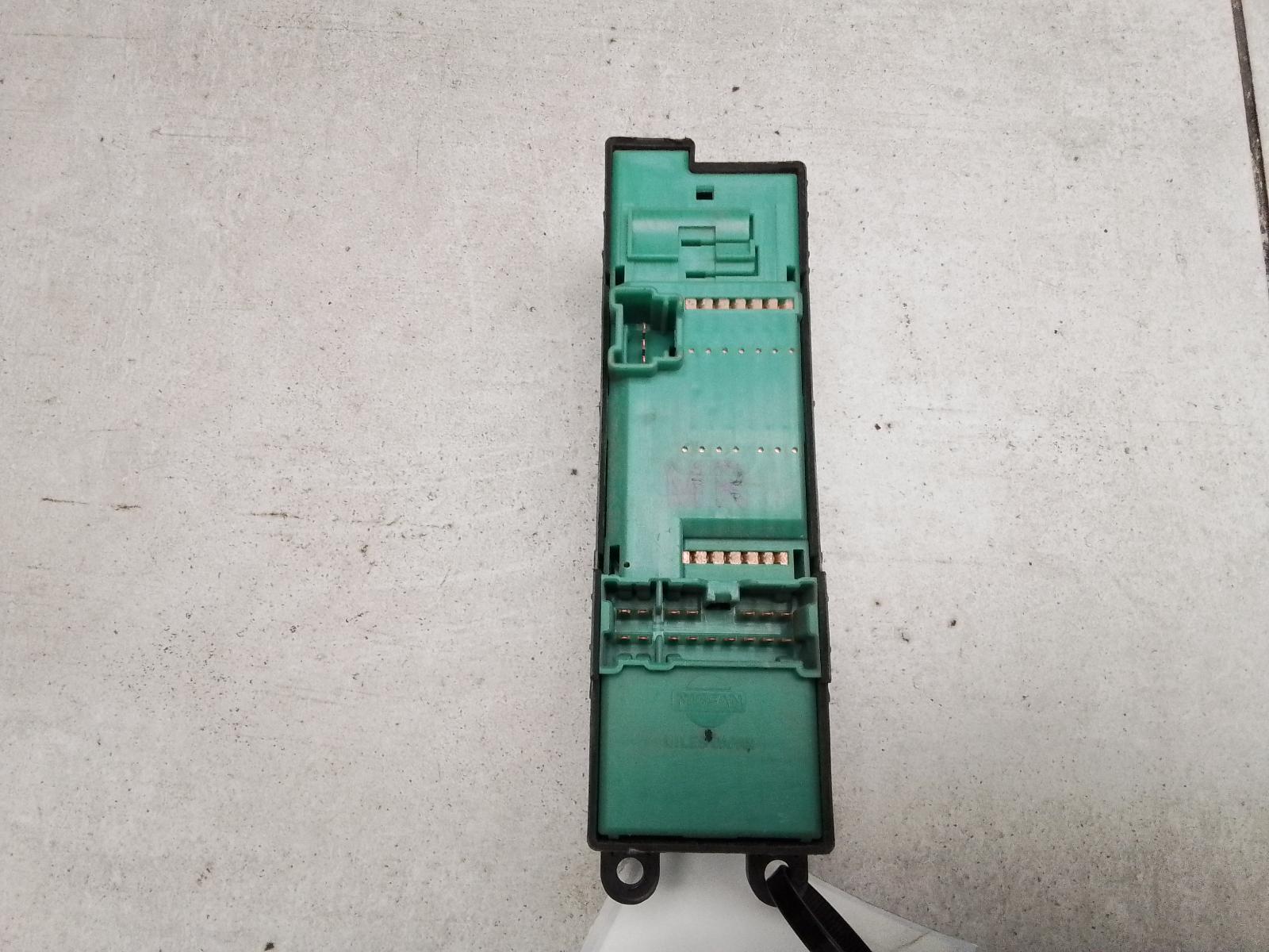 View Auto part Pwr Dr Wind Switch Nissan Pulsar 2003