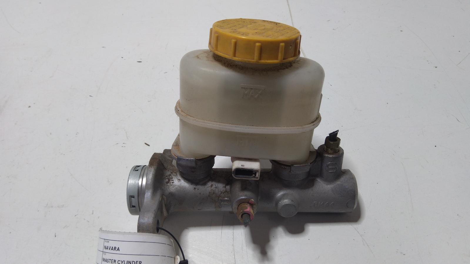 View Auto part Master Cylinder Nissan Navara 2000