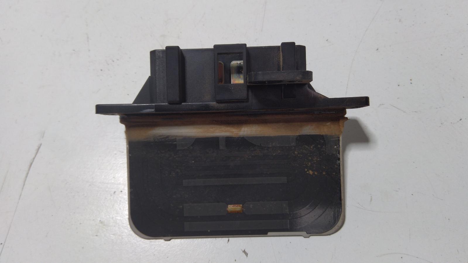 View Auto part Fan Speed Resistor Nissan Navara 2000