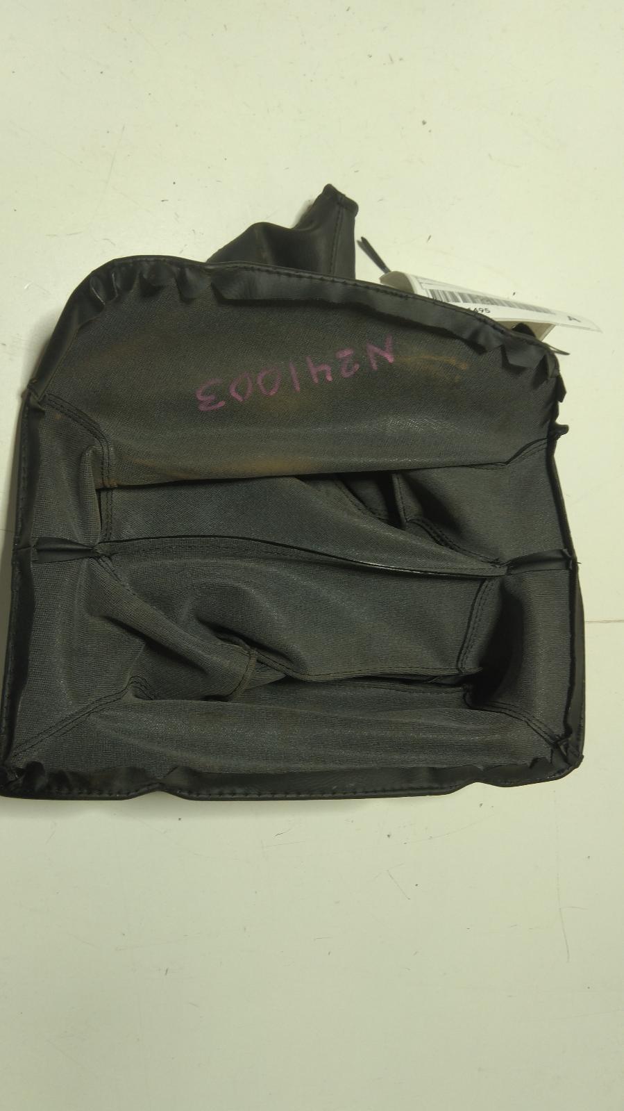 View Auto part Console Nissan Navara 2000
