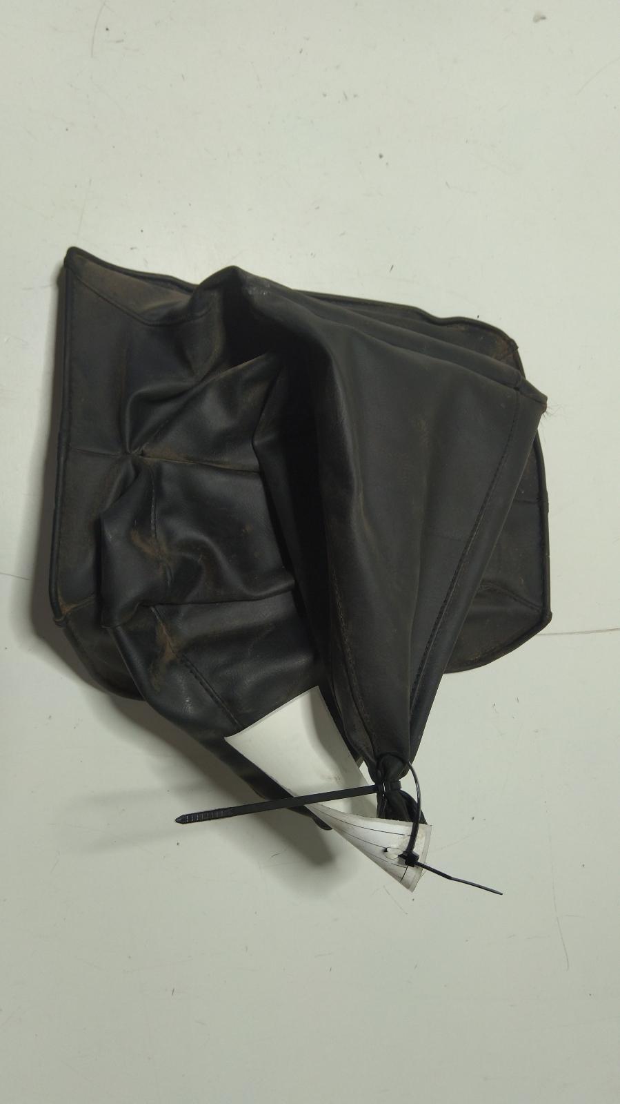 View Auto part Console Nissan Navara 2000
