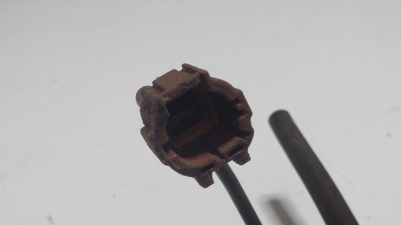 View Auto part Fuel Filter Housing Nissan Navara 2000