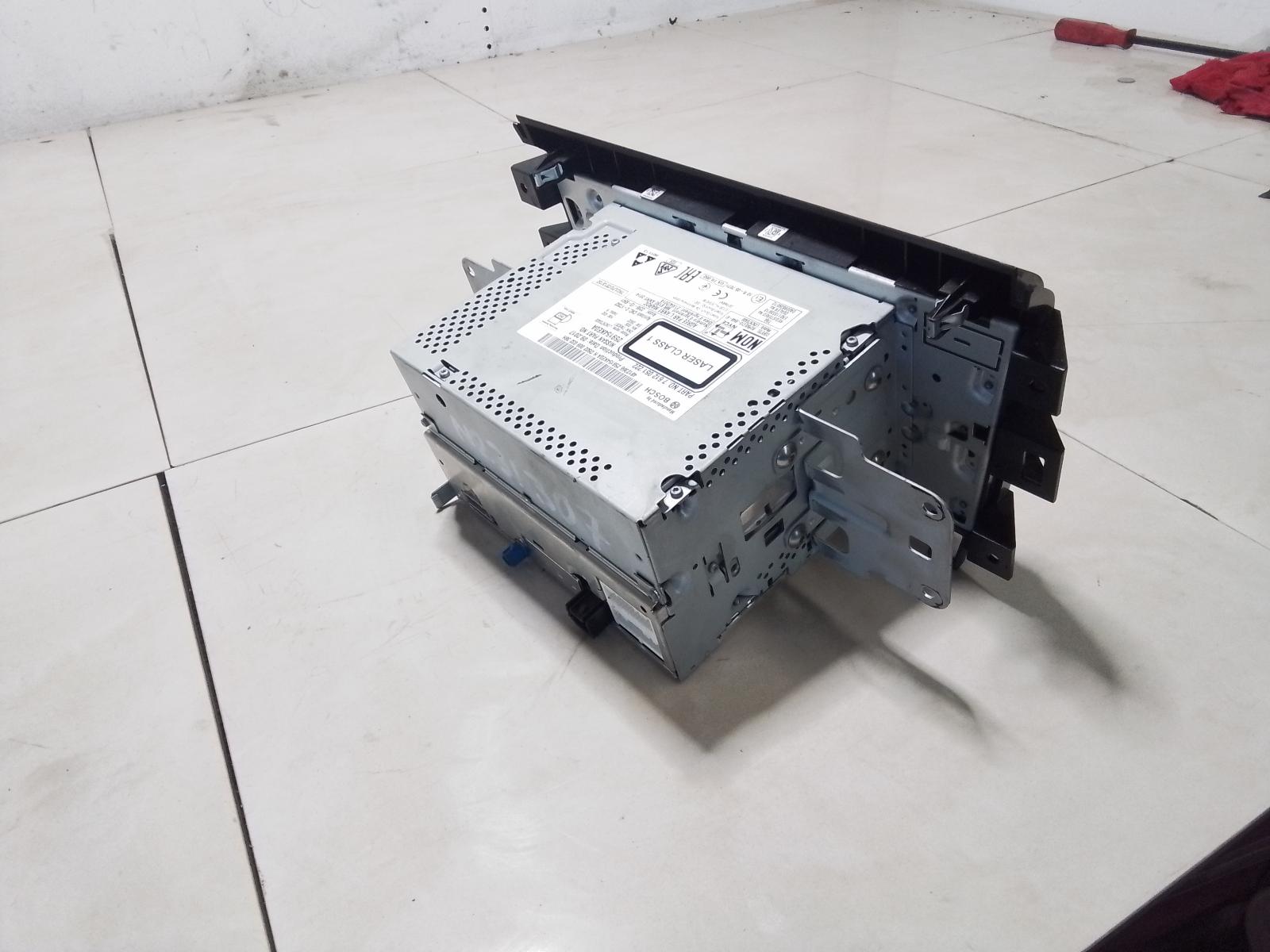 2017 Nissan Navara Radio/Cd/Dvd/Sat/Tv View Auto part Radio/Cd/Dvd/Sat/Tv Nissan Navara 2017
