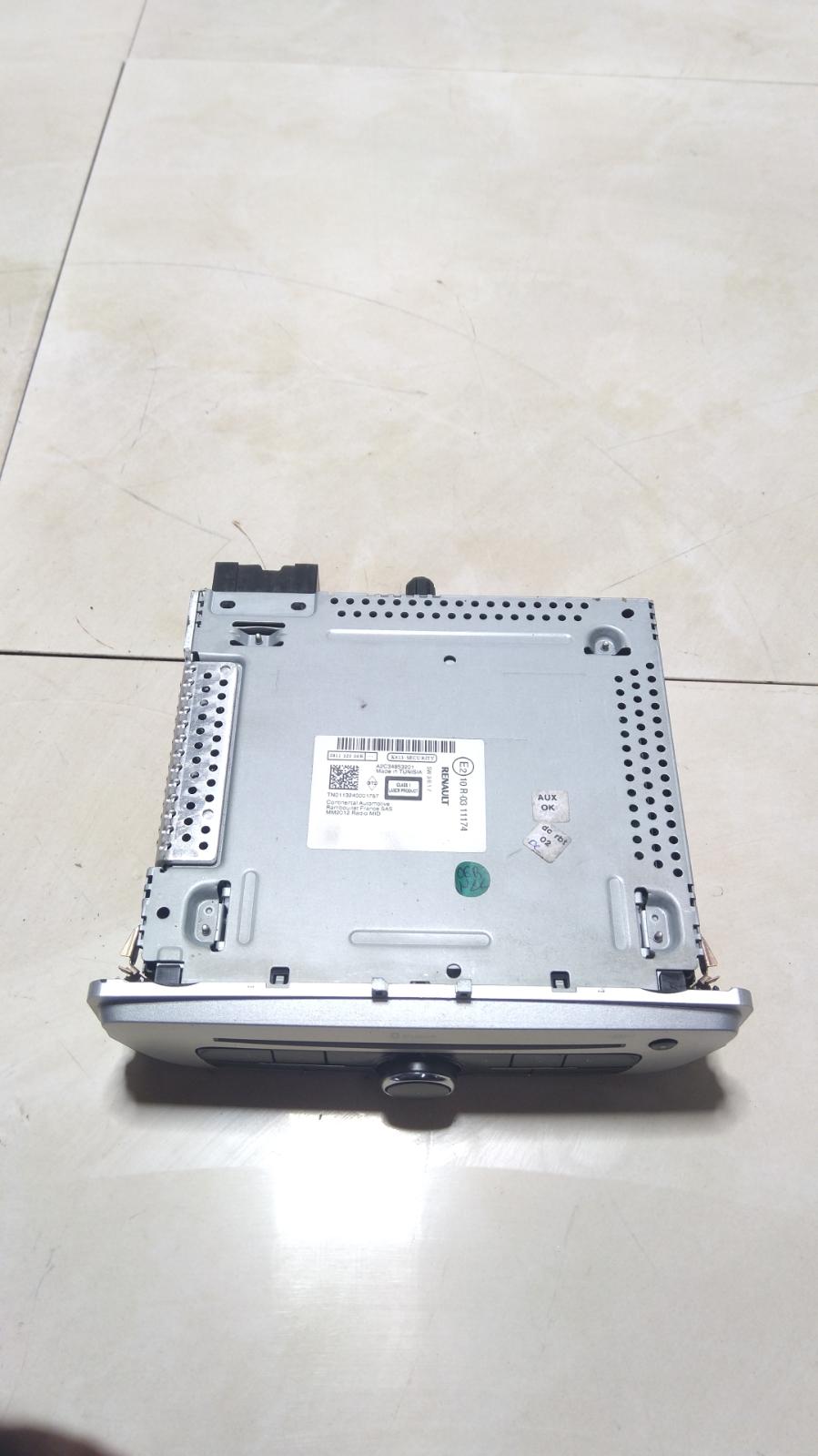 View Auto part Radio/Cd/Dvd/Sat/Tv Renault Megane 2014