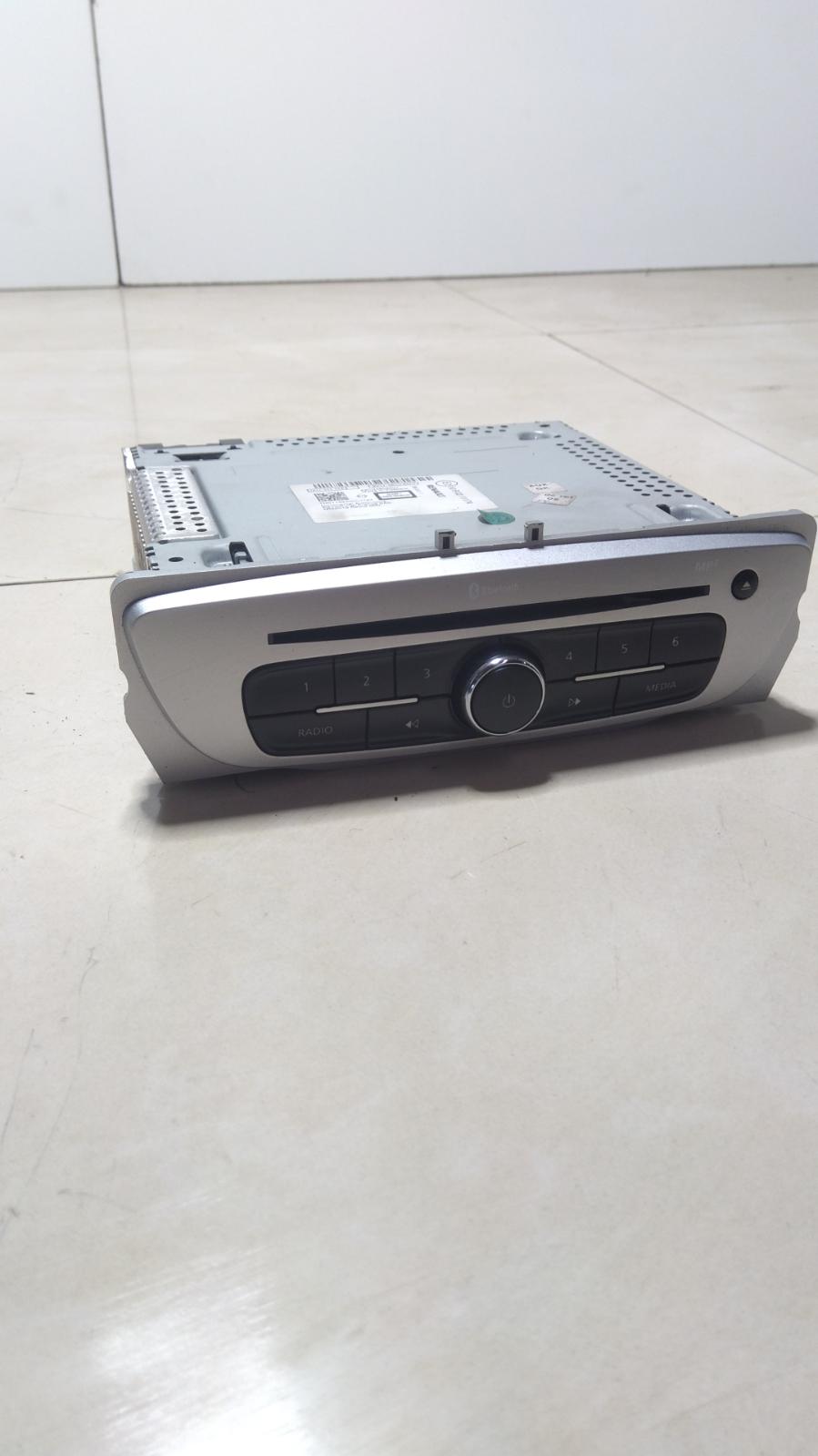 View Auto part Radio/Cd/Dvd/Sat/Tv Renault Megane 2014