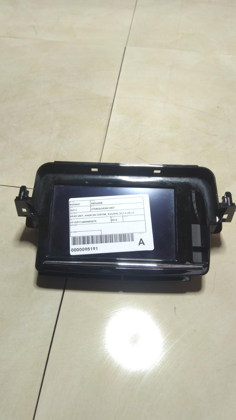 2014 Renault Megane Radio/Cd/Dvd/Sat/Tv View Auto part Radio/Cd/Dvd/Sat/Tv Renault Megane 2014