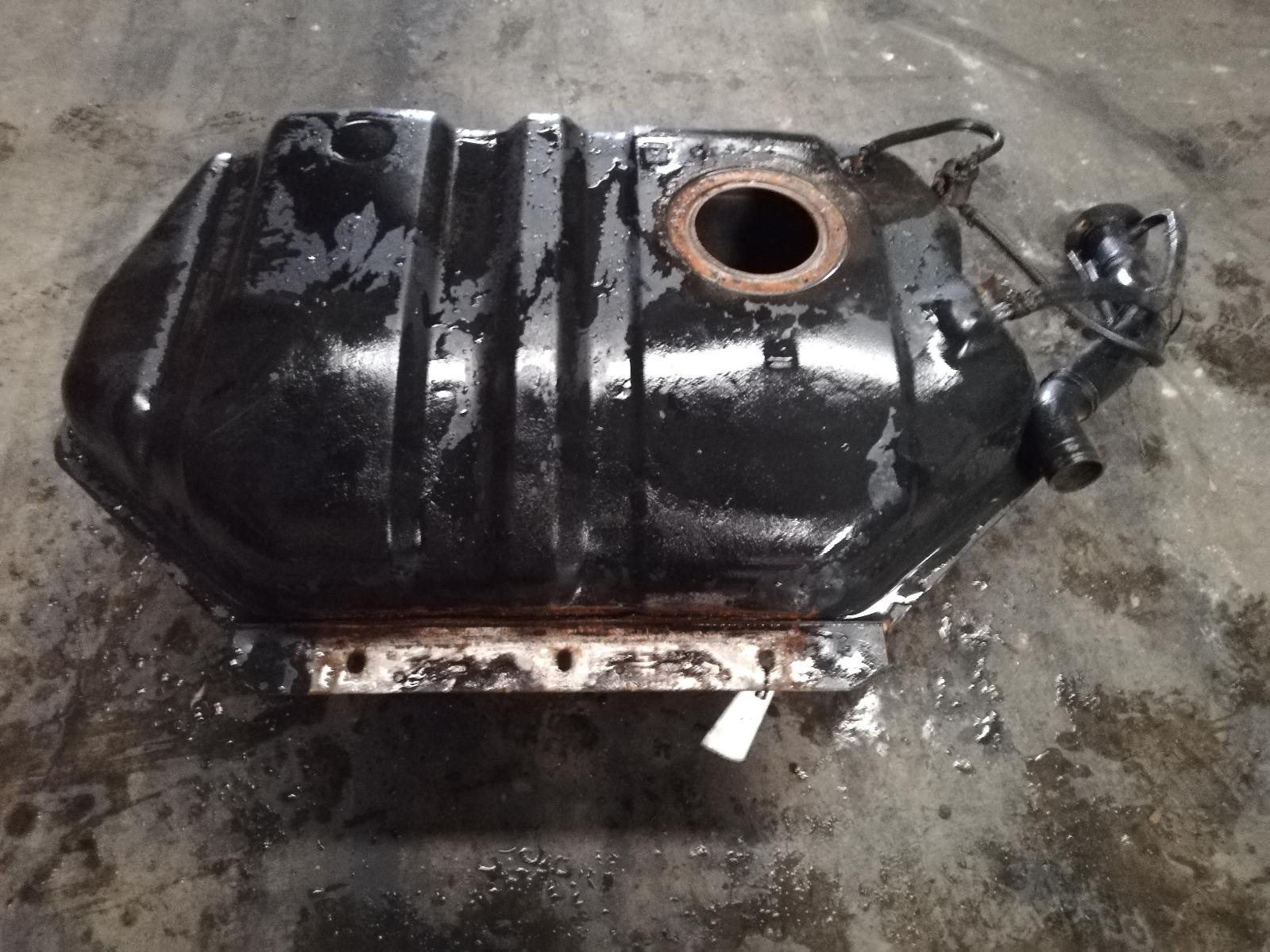 View Auto part Fuel Tank Nissan Patrol 2000