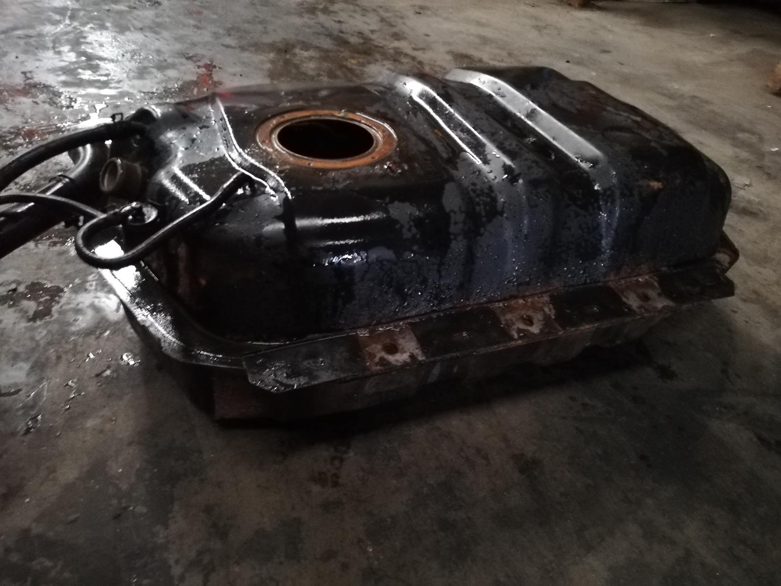 View Auto part Fuel Tank Nissan Patrol 2000