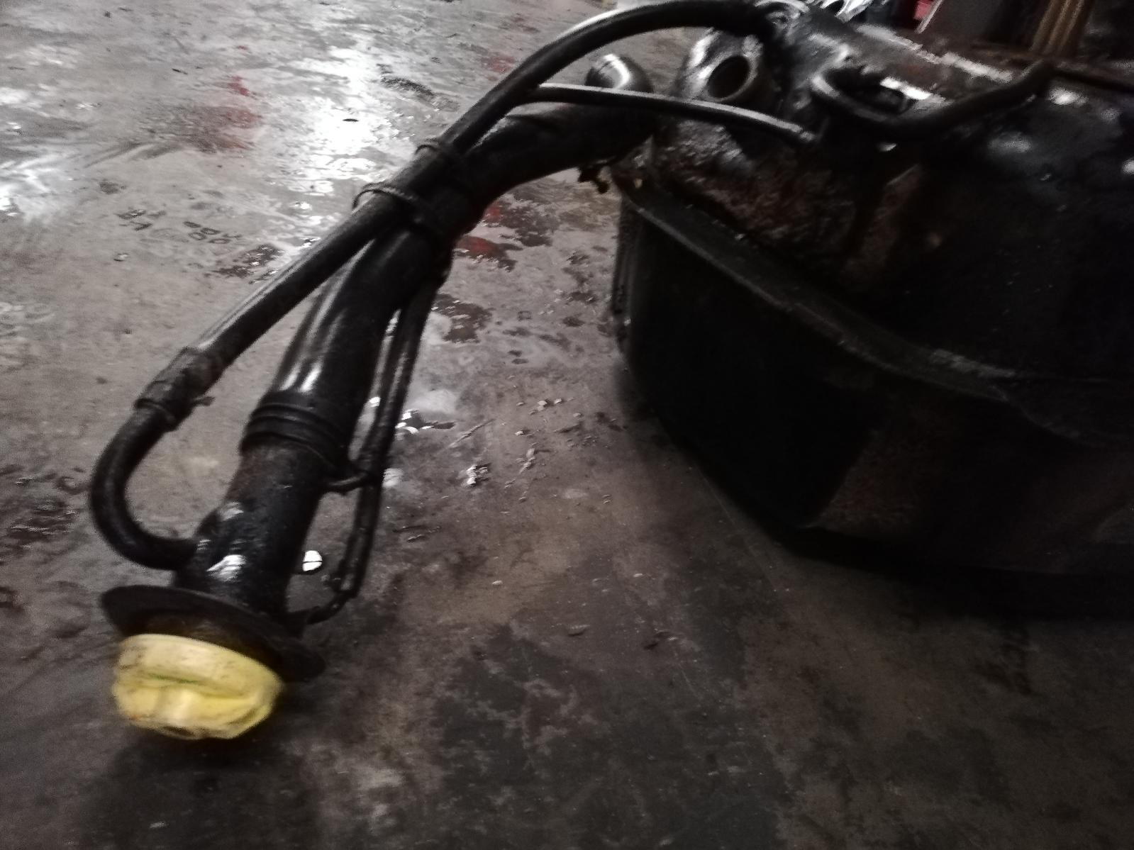 View Auto part Fuel Tank Nissan Patrol 2000
