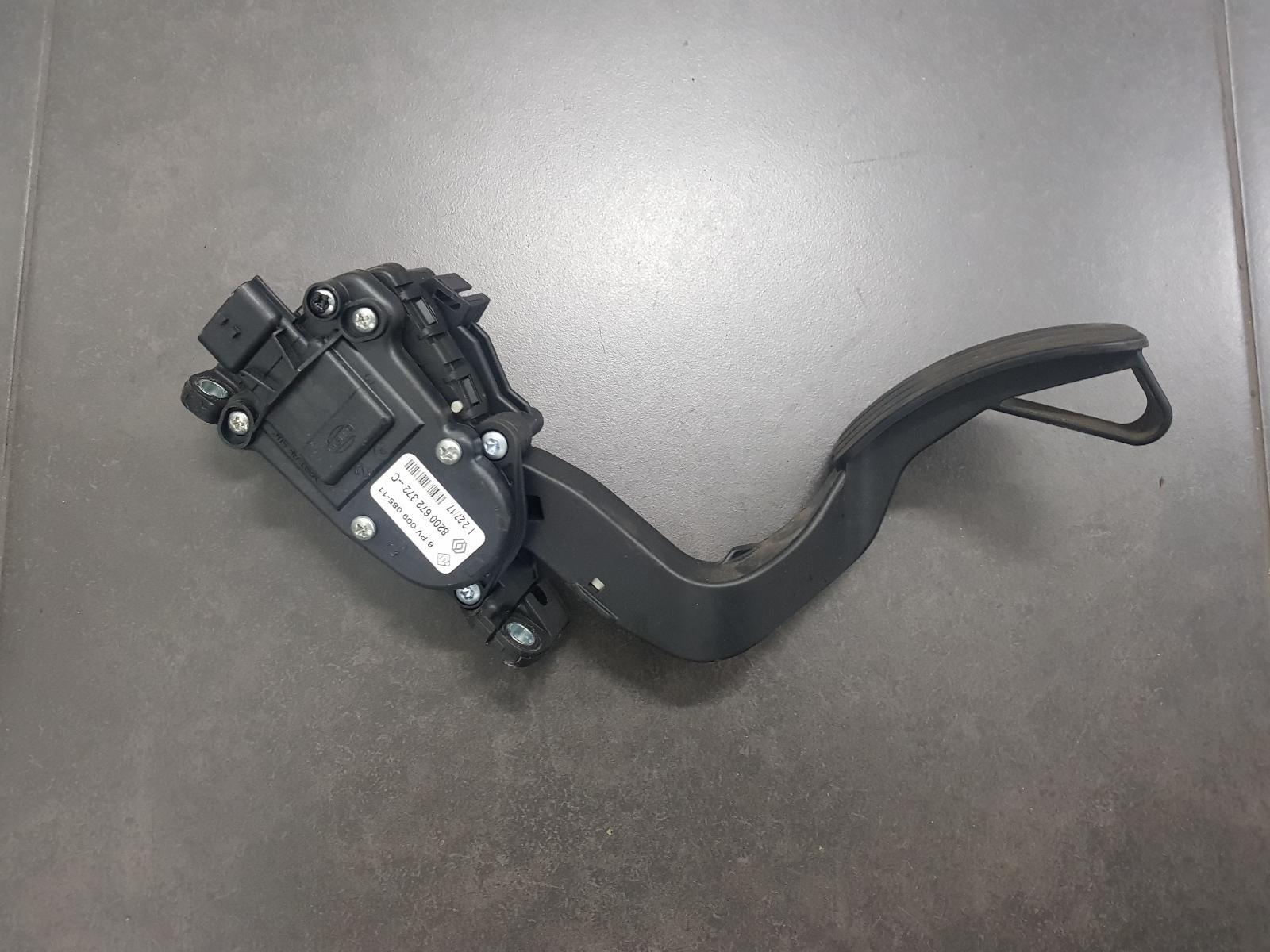 View Auto part Pedal Assembly Renault Master 2017