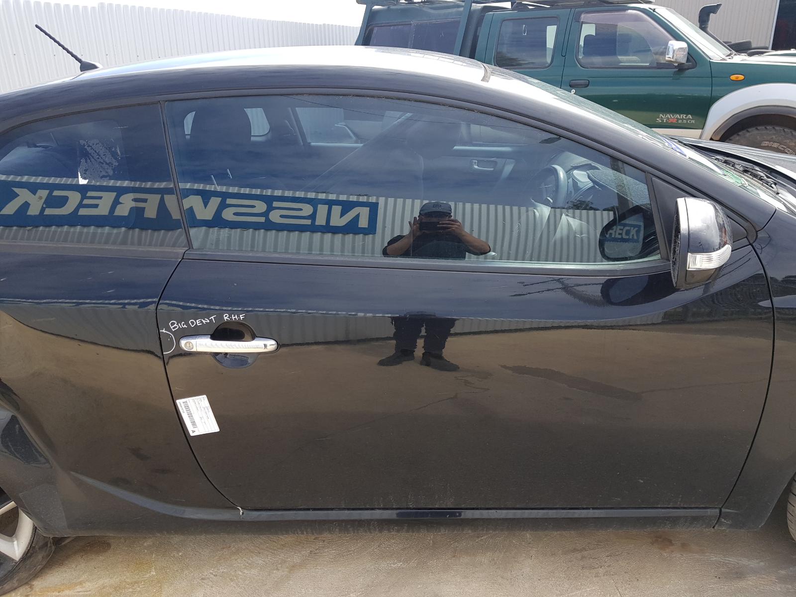 View Auto part Right Front Door Kia Cerato 2010