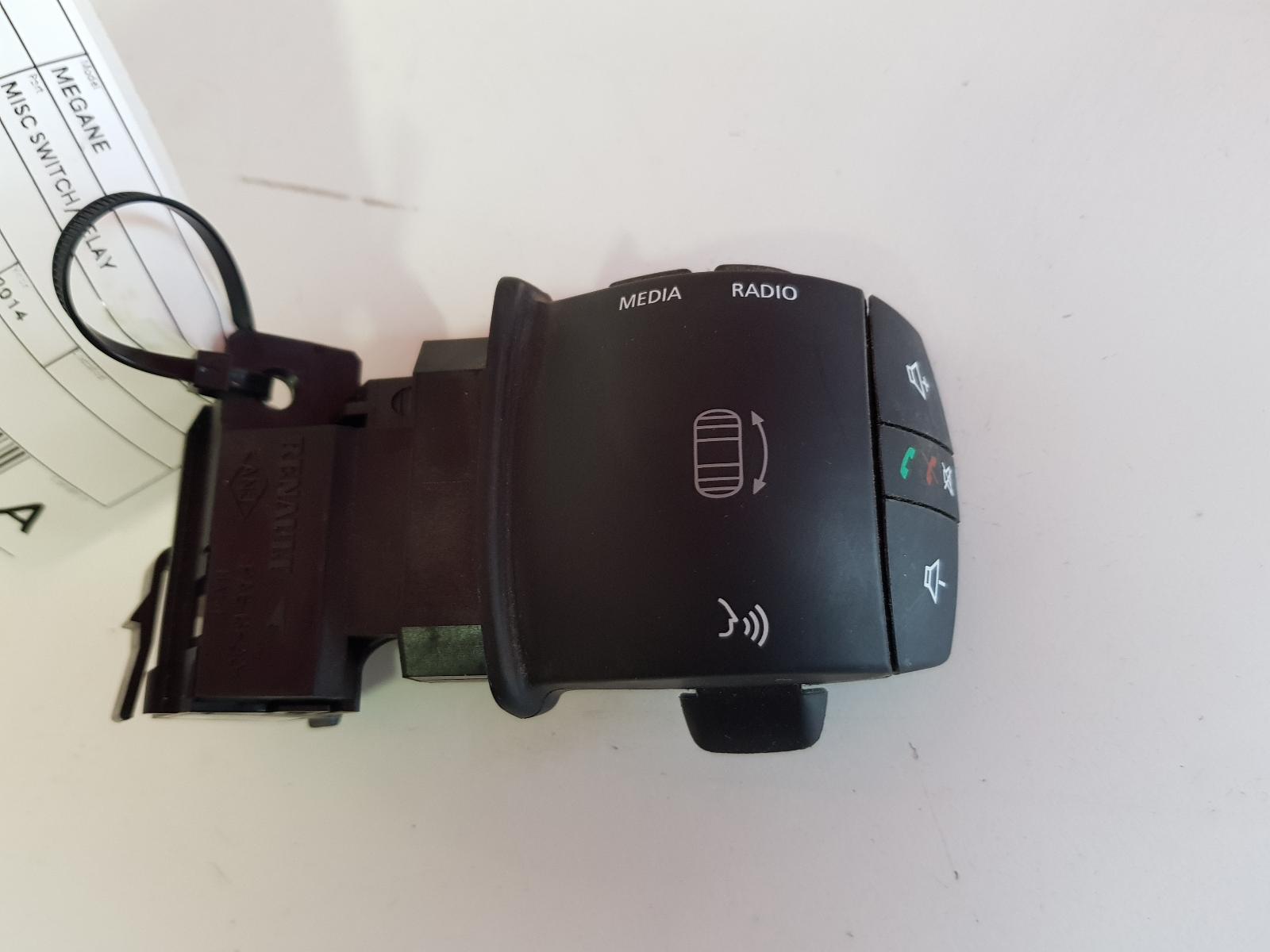 View Auto part Misc Switch/Relay Renault Megane 2014