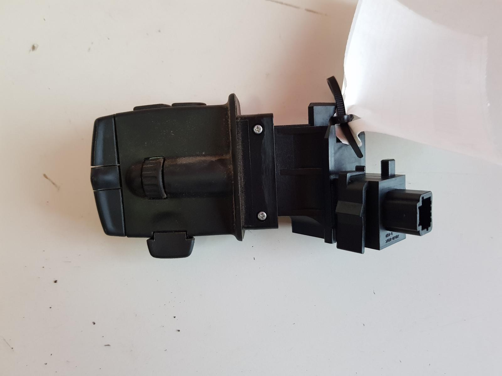 View Auto part Misc Switch/Relay Renault Megane 2014
