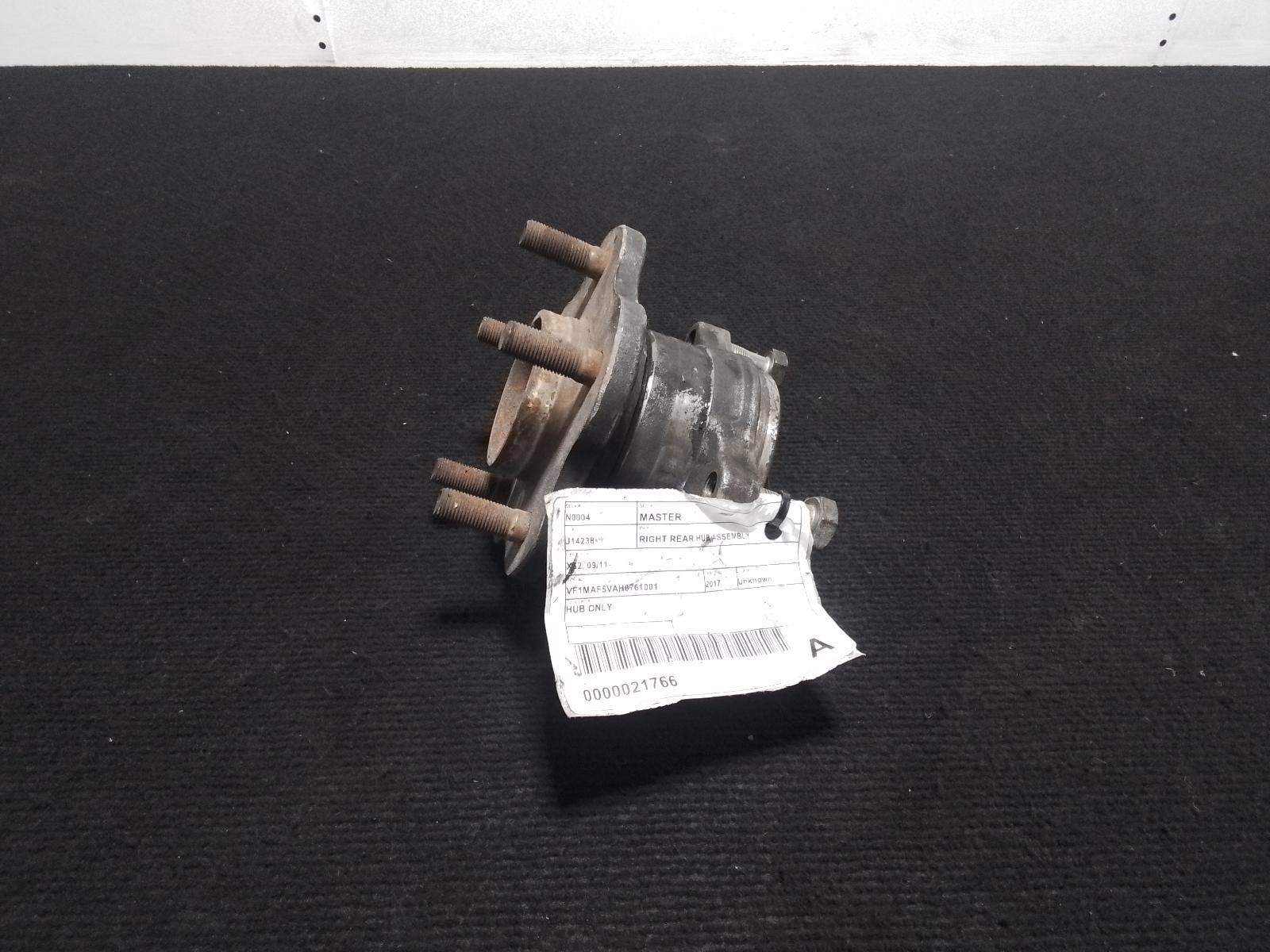 2017 Renault Master Right Rear Hub Assembly View Auto part Right Rear Hub Assembly Renault Master 2017