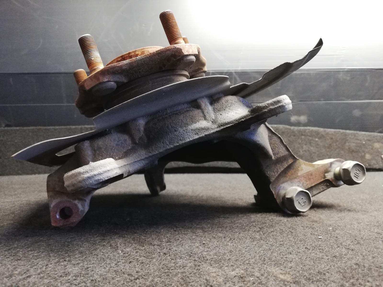 View Auto part Right Front Hub Assembly Nissan Pulsar 2013
