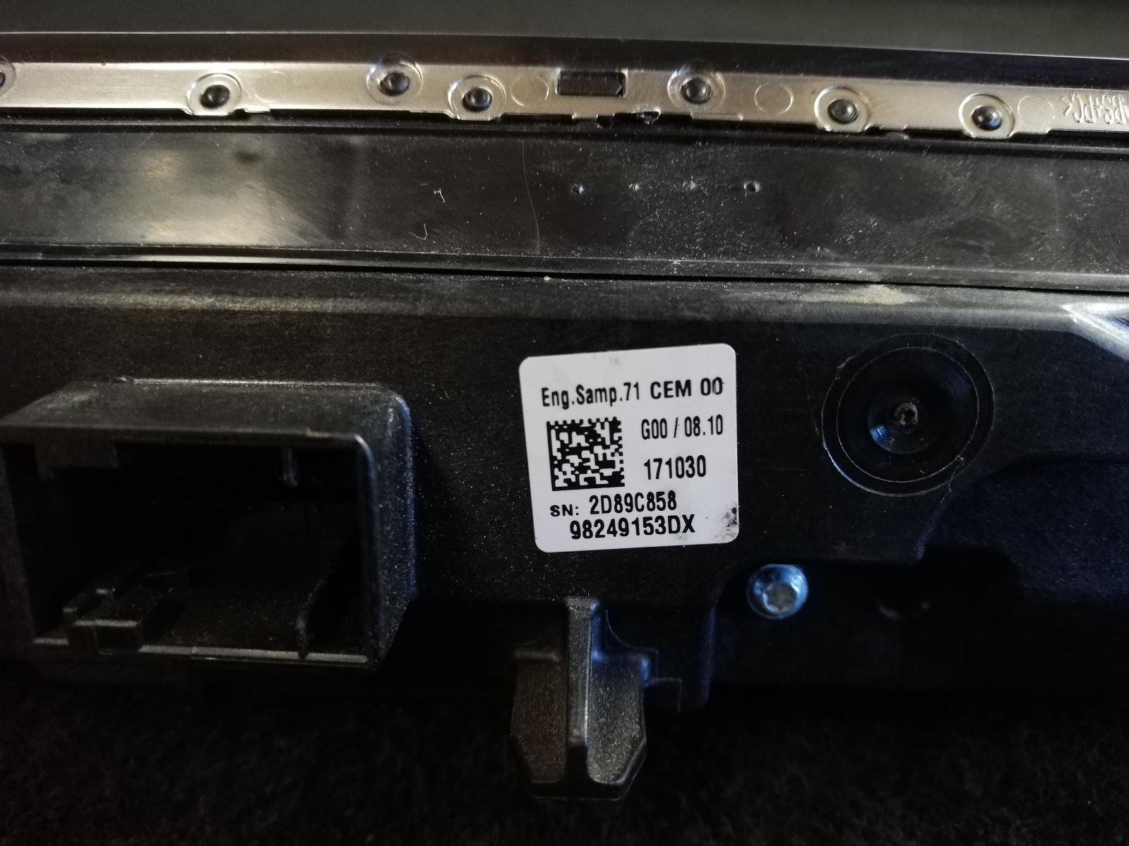 View Auto part Misc Switch/Relay Peugeot 3008 2017
