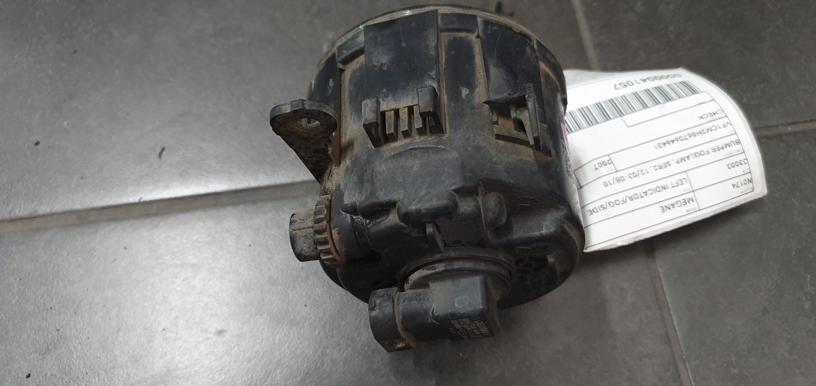 2007 Renault Megane Left Indicator/Fog/Side View Auto part Left Indicator/Fog/Side Renault Megane 2007