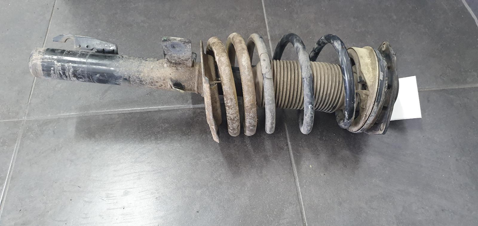 2007 Renault Megane Right Front Strut View Auto part Right Front Strut Renault Megane 2007