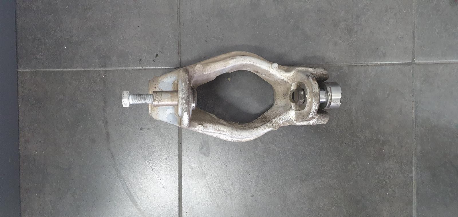 2007 Renault Megane Left Front Upper Control Arm View Auto part Left Front Upper Control Arm Renault Megane 2007