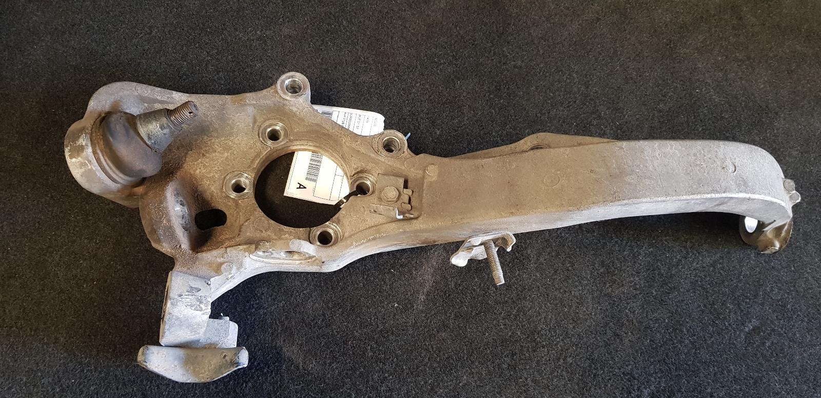 2001 Nissan Stagea Right Front Hub Assembly View Auto part Right Front Hub Assembly Nissan Stagea 2001