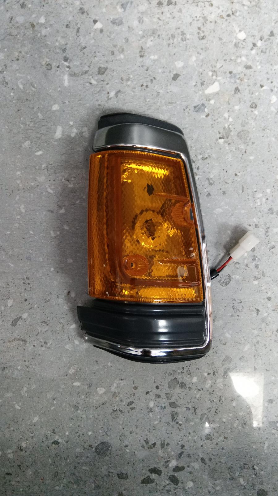 1984 Nissan 720 Left Indicator/Fog/Side View Auto part Left Indicator/Fog/Side Nissan 720 1984