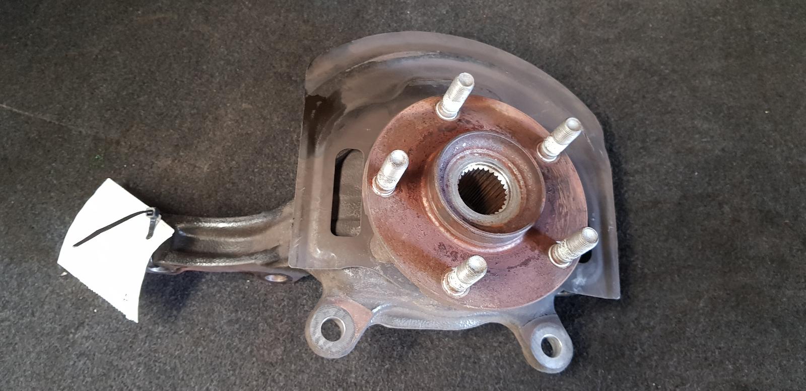 2013 Renault Kaleos Left Front Hub Assembly View Auto part Left Front Hub Assembly Renault Kaleos 2013