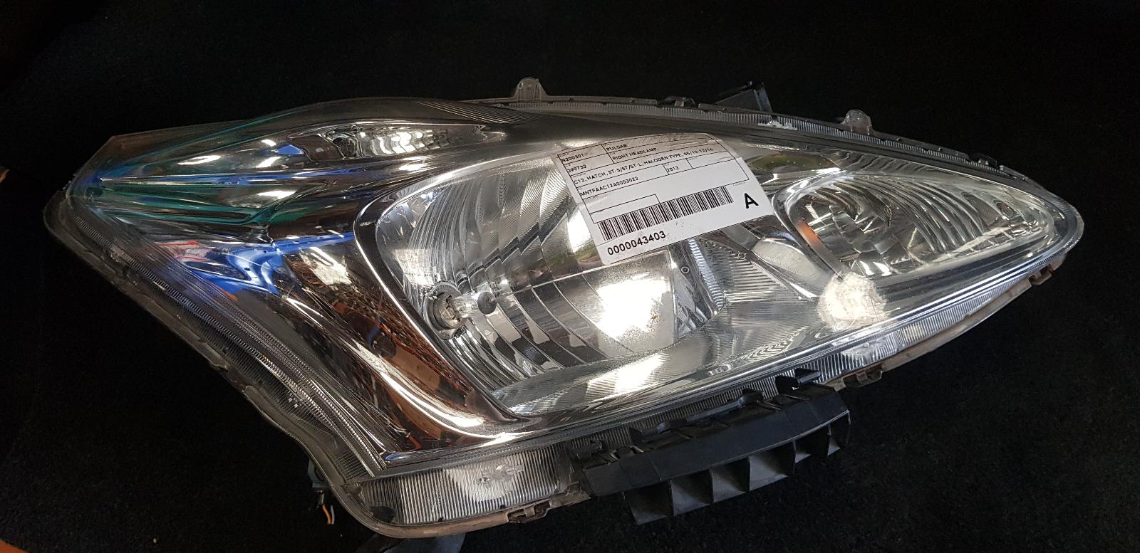 2013 Nissan Pulsar Right Headlamp View Auto part Right Headlamp Nissan Pulsar 2013